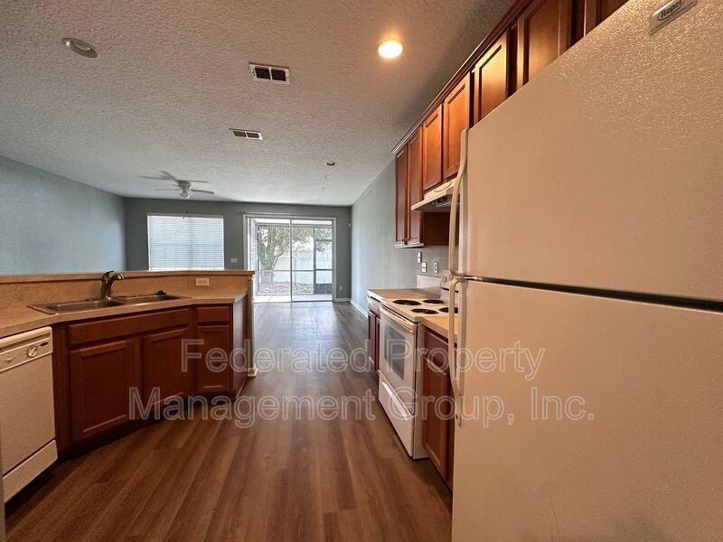 3730 3730 - Photo 3 of 18