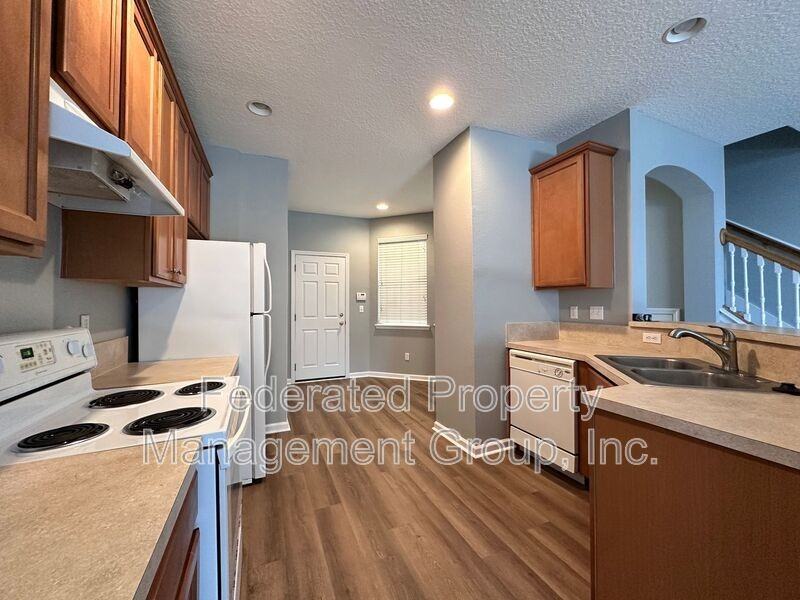 3730 3730 - Photo 4 of 18