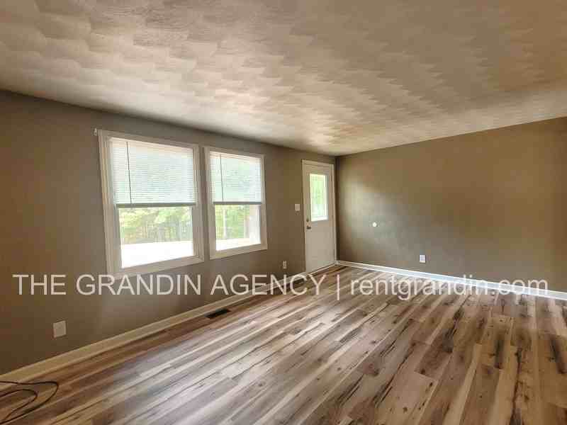 58 Arthur Rd - Photo 3 of 12