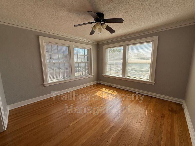 524 W 39th Ter #4 - Photo 2 of 7