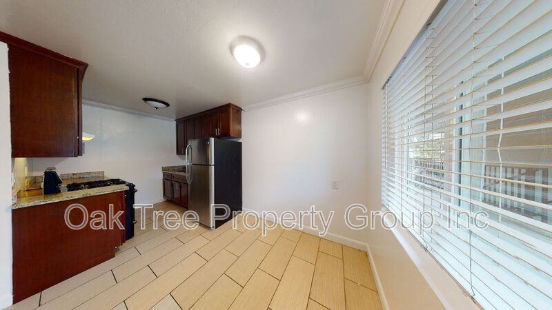 3040 Lynde St #7 - Photo 2 of 16