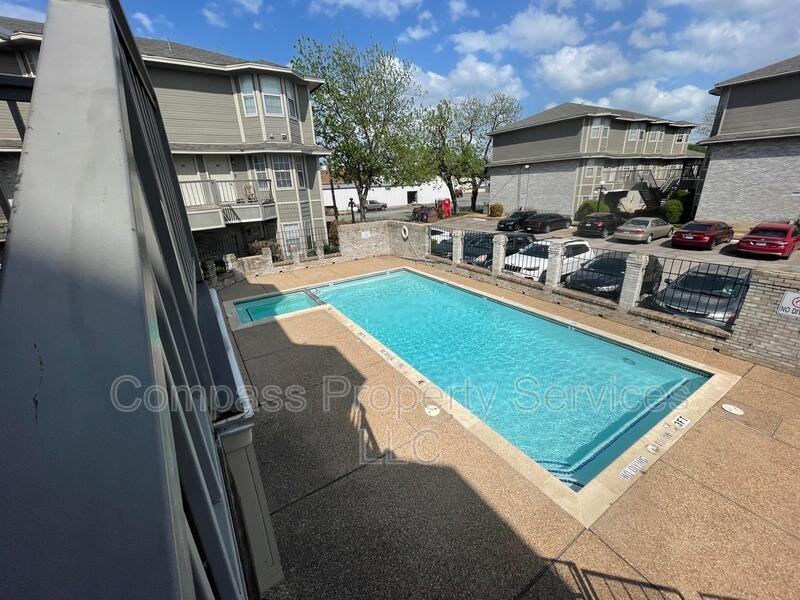 1326 Park Ave - Photo 2 of 17