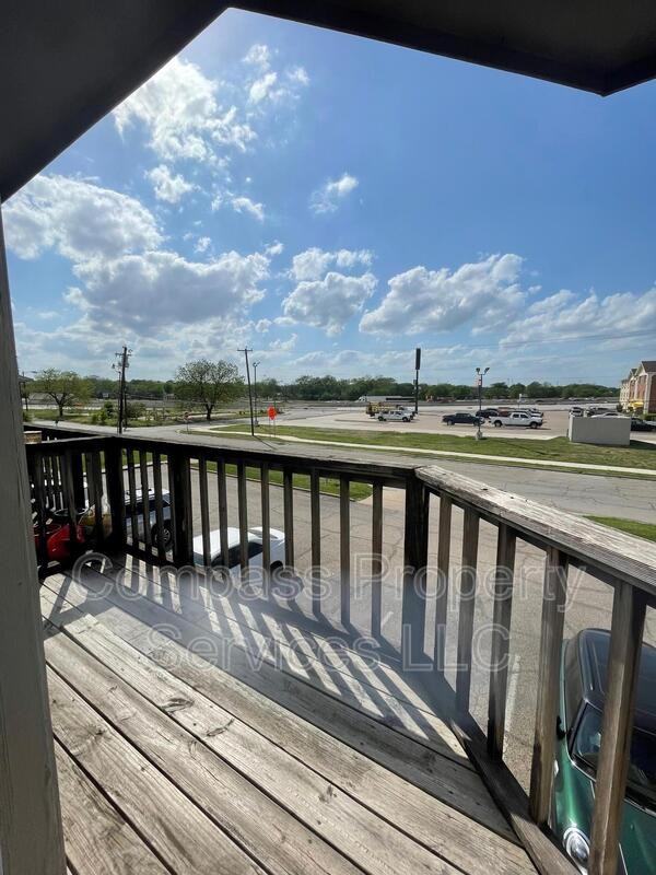 1326 Park Ave - Photo 6 of 17