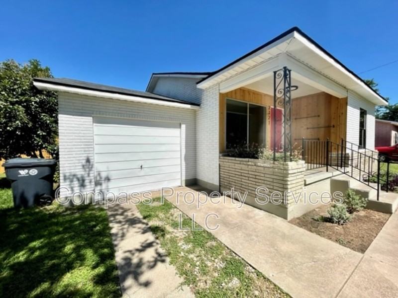 2321 Glendale Dr - Photo 3 of 27