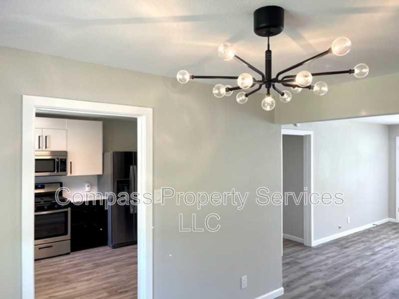 2321 Glendale Dr - Photo 6 of 27