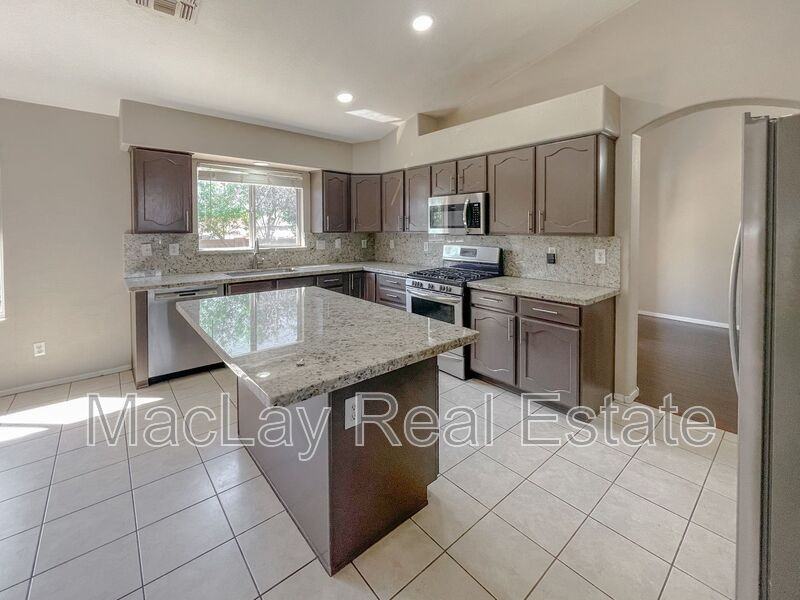 1615 West Enfield Way - Photo 3 of 37