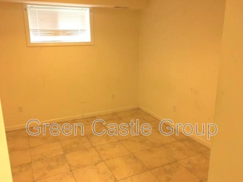 355 Pearl St - Photo 4 of 8