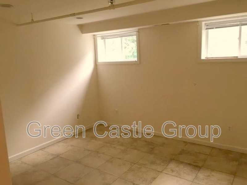 355 Pearl St - Photo 5 of 8