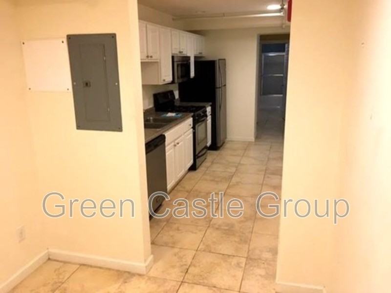 355 Pearl St - Photo 6 of 8