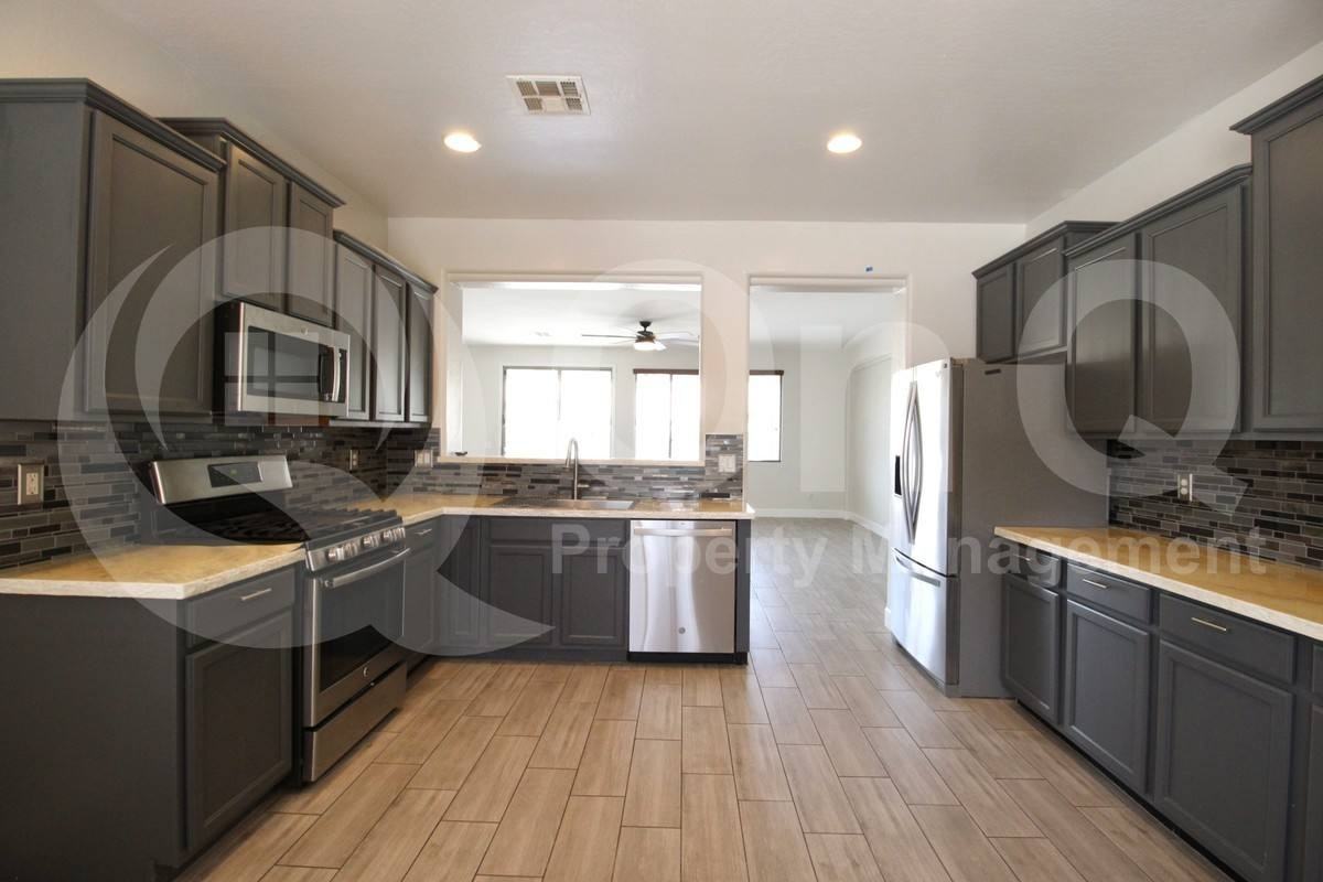 19350 E Carriage Way - Photo 3 of 10