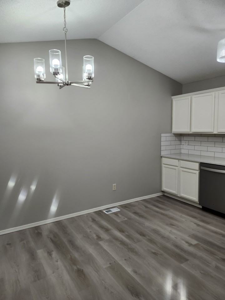 3360 N Governeour Cir - Photo 4 of 13