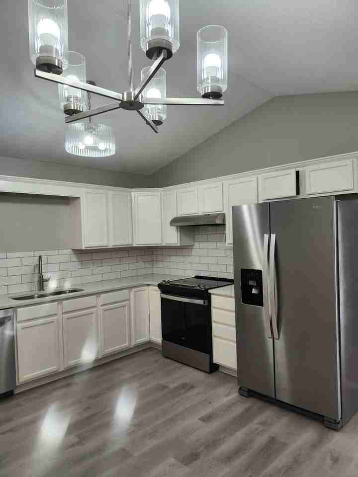 3360 N Governeour Cir - Photo 5 of 13
