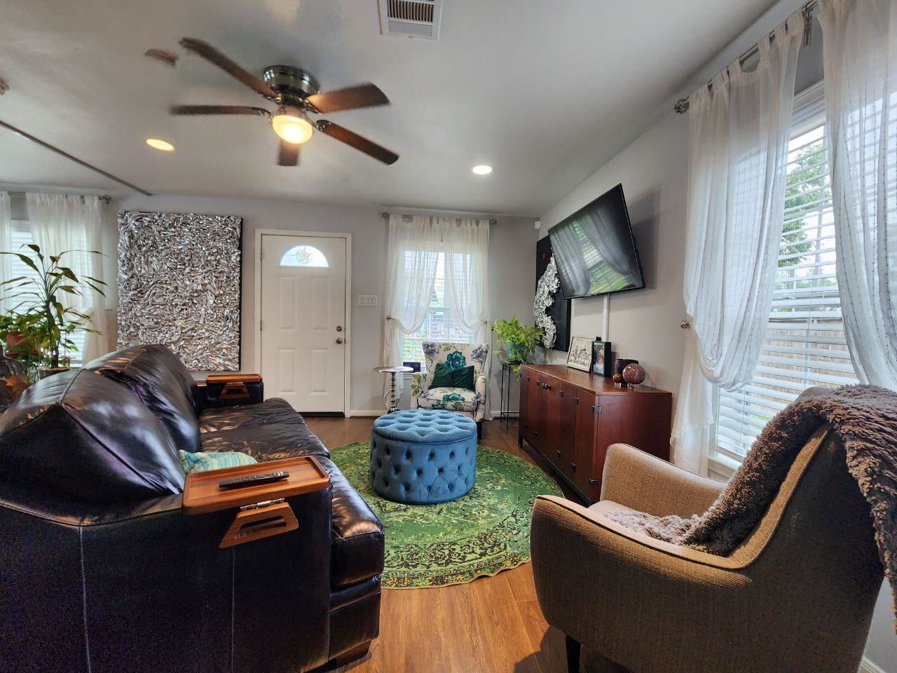 5516 Chapman Street - Photo 4 of 20