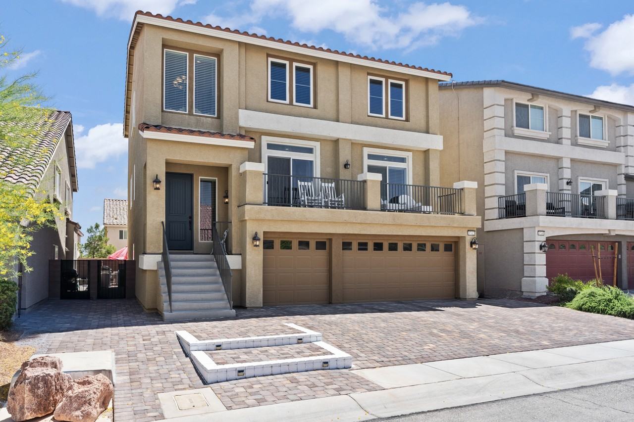 9742 Toad Hollow St - Photo 3 of 50