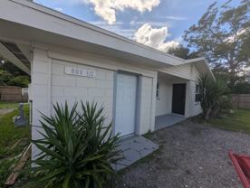 809 1/2 W Warren St - Photo 1 of 1