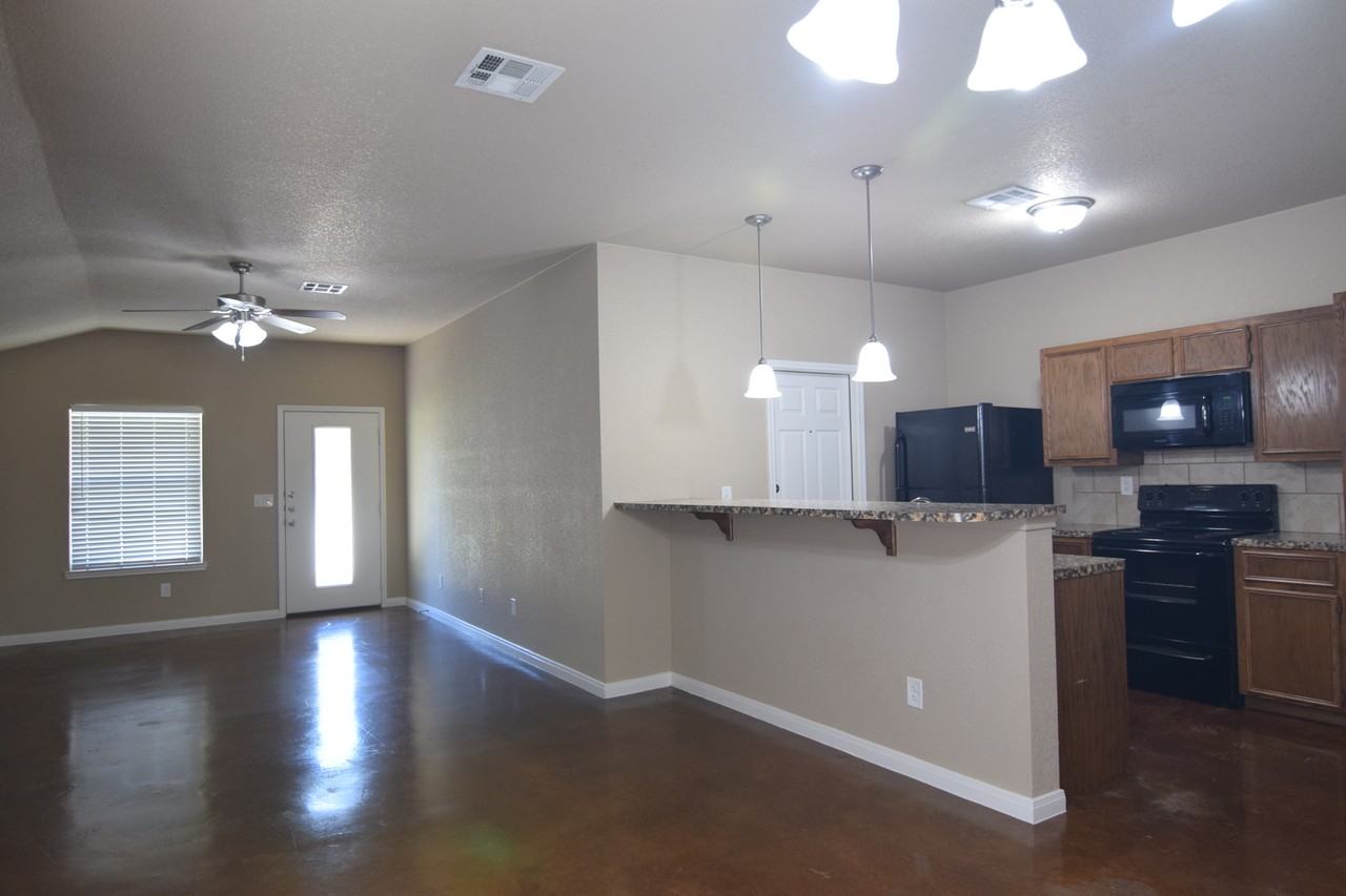 1423 Hopi Trl - Photo 6 of 17