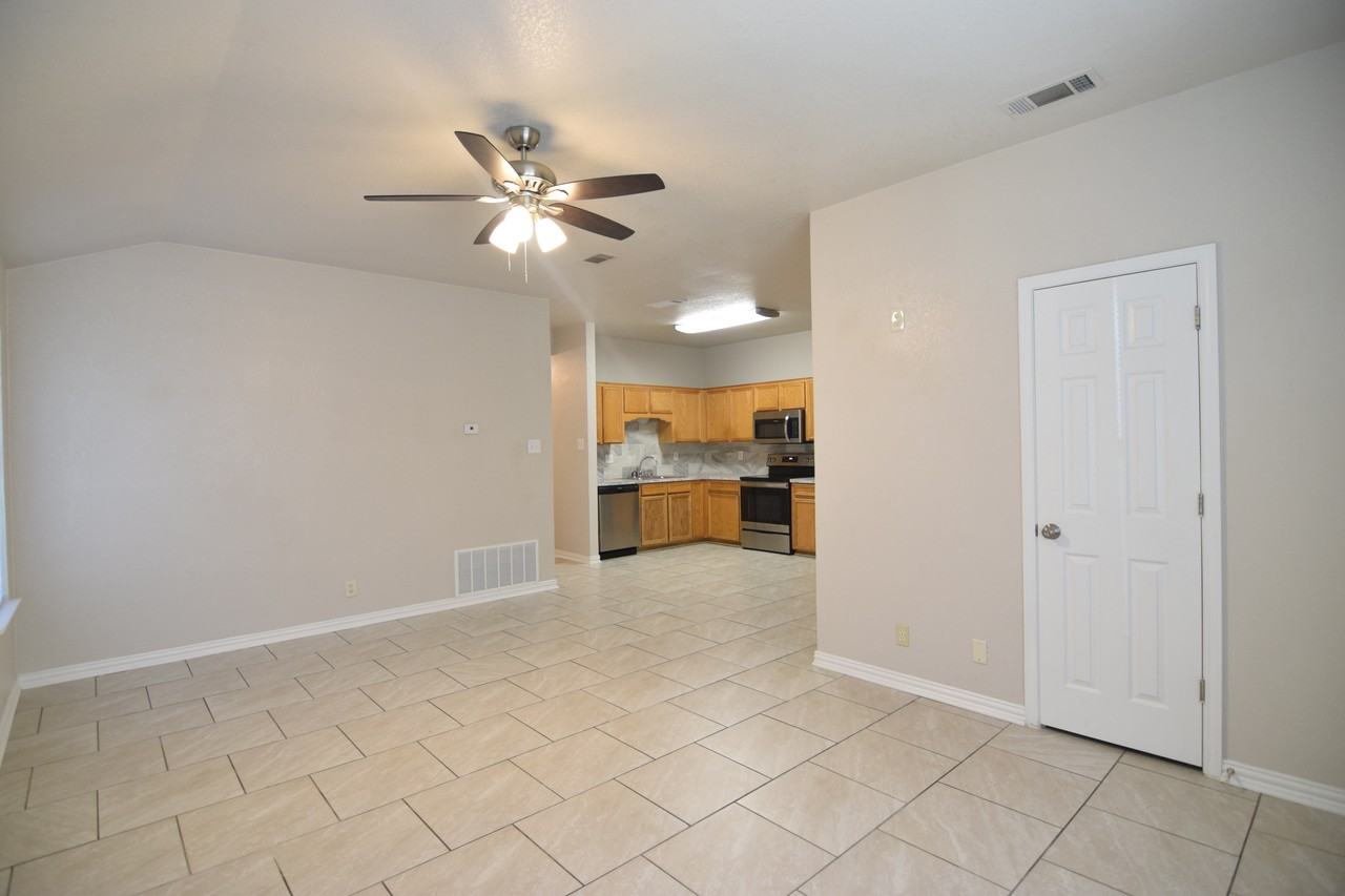 4312 Acorn Creek Trail - Photo 6 of 17