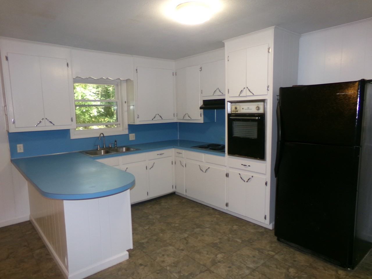 312 Shady Ln - Photo 3 of 15