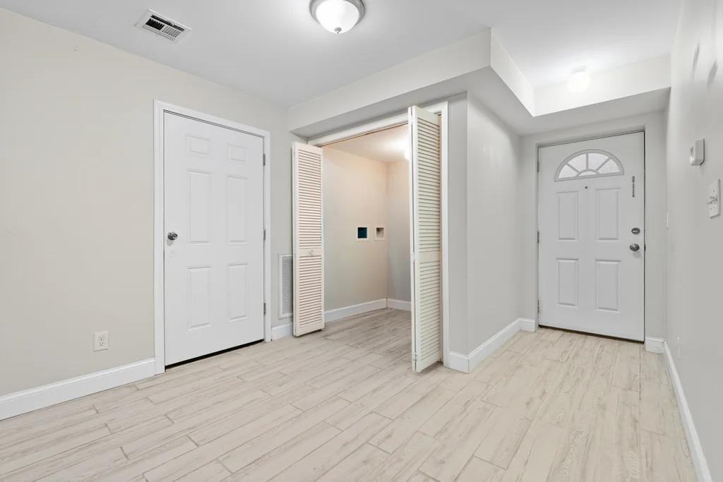 280 S 20th St #1 - Photo 5 of 15