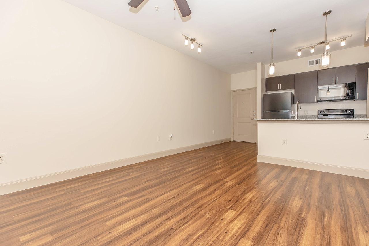 Alexis Apartments - Photo 4 of 31