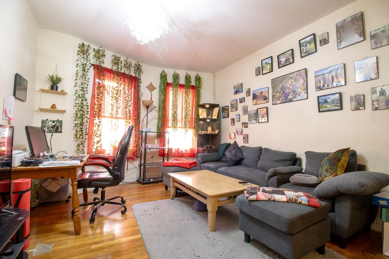 828 Huntington Ave #1 - Photo 2 of 10