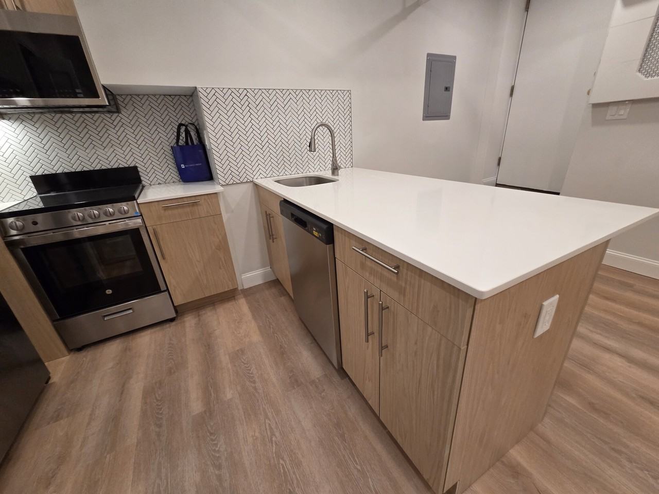 Joy St #B - Photo 4 of 10