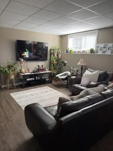 6715 47 St #C - Photo 3 of 8