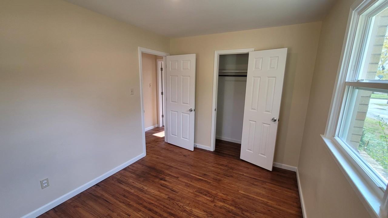 719 Rose Dr - Photo 3 of 11