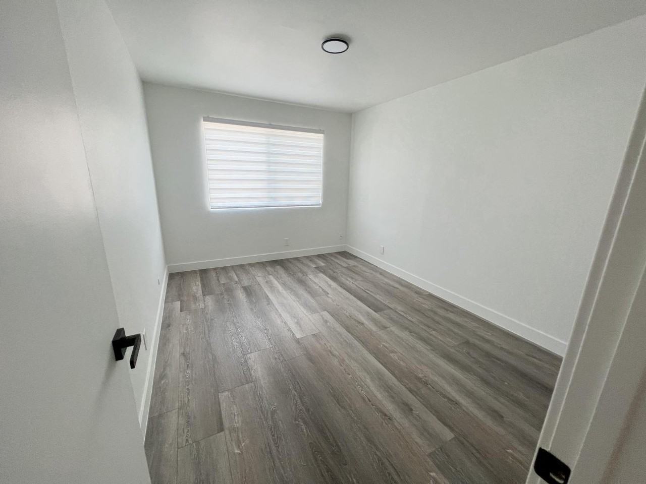 2050 Meridian - Photo 3 of 10