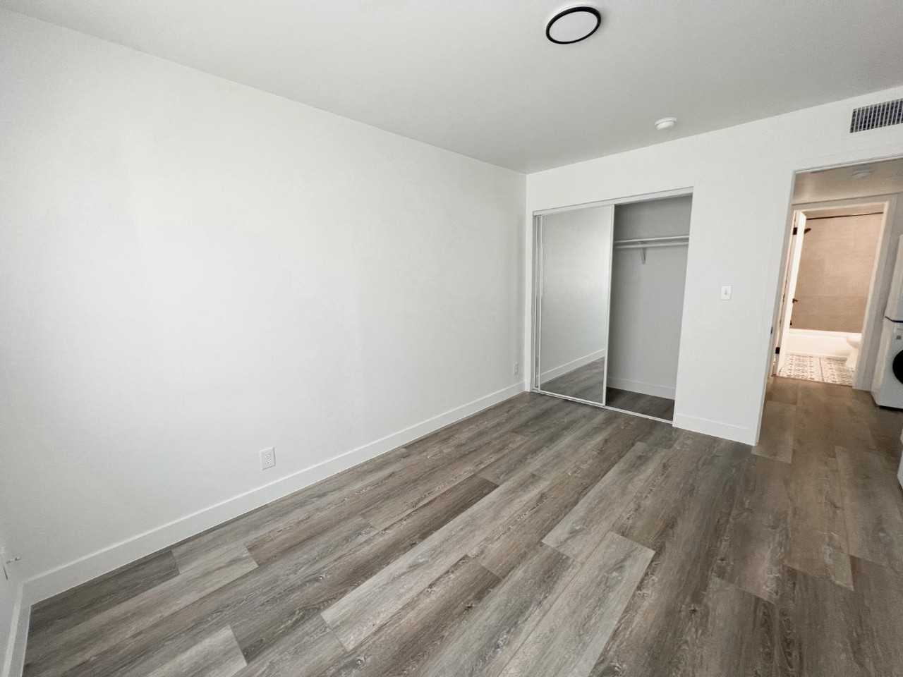 2050 Meridian - Photo 4 of 10