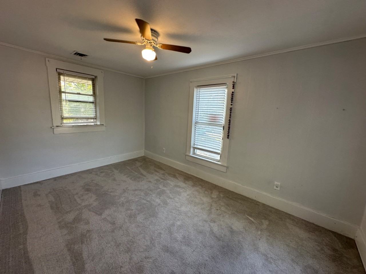 18 E Salem St - Photo 2 of 10