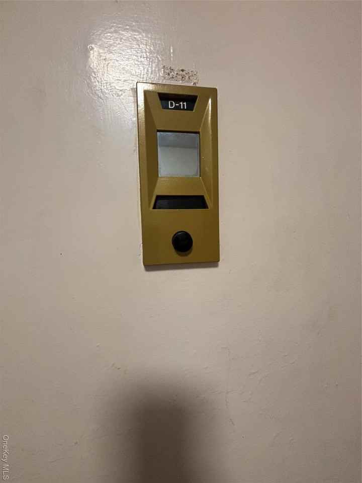 320 Atlantic Ave #D11 - Photo 4 of 27