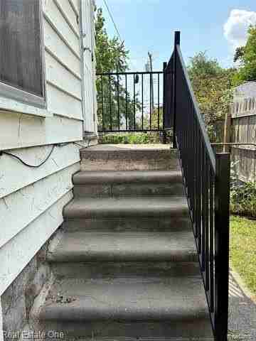 319 W Parent Ave - Photo 2 of 18