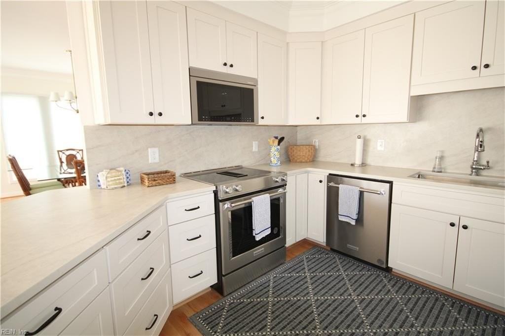 109 71st St #A - Photo 3 of 26