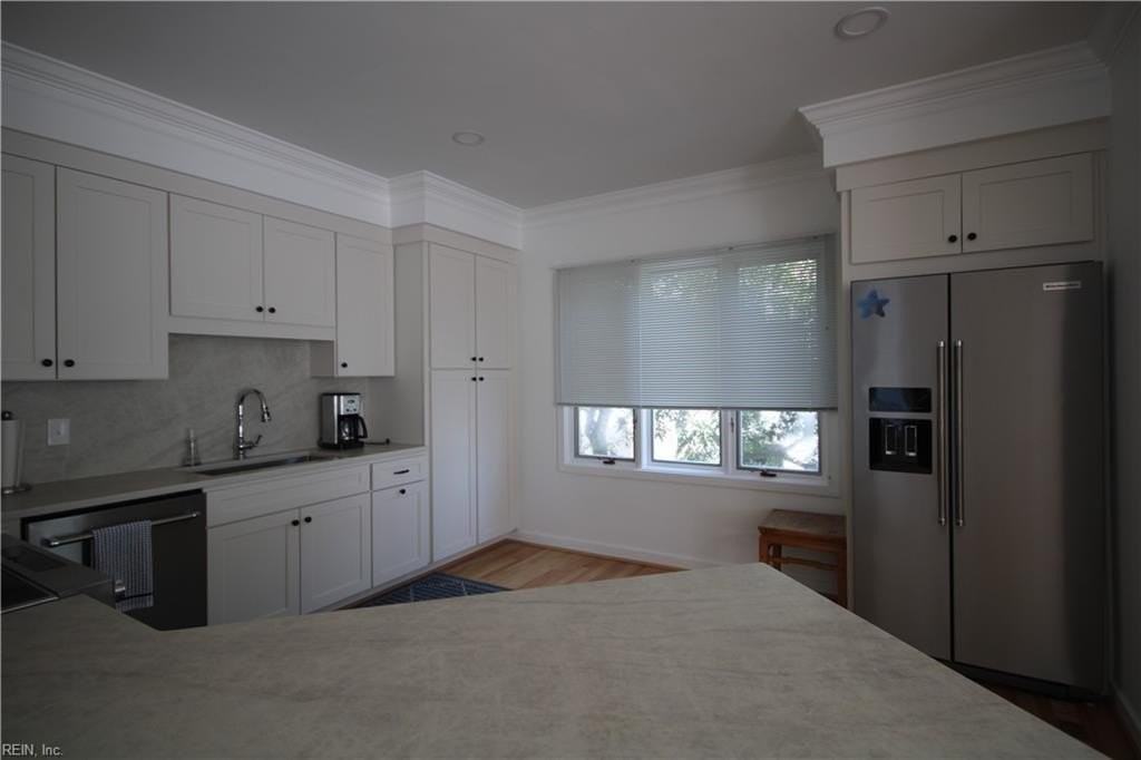 109 71st St #A - Photo 4 of 26