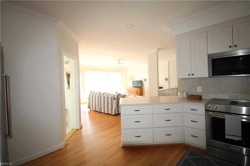 109 71st St #A - Photo 5 of 26