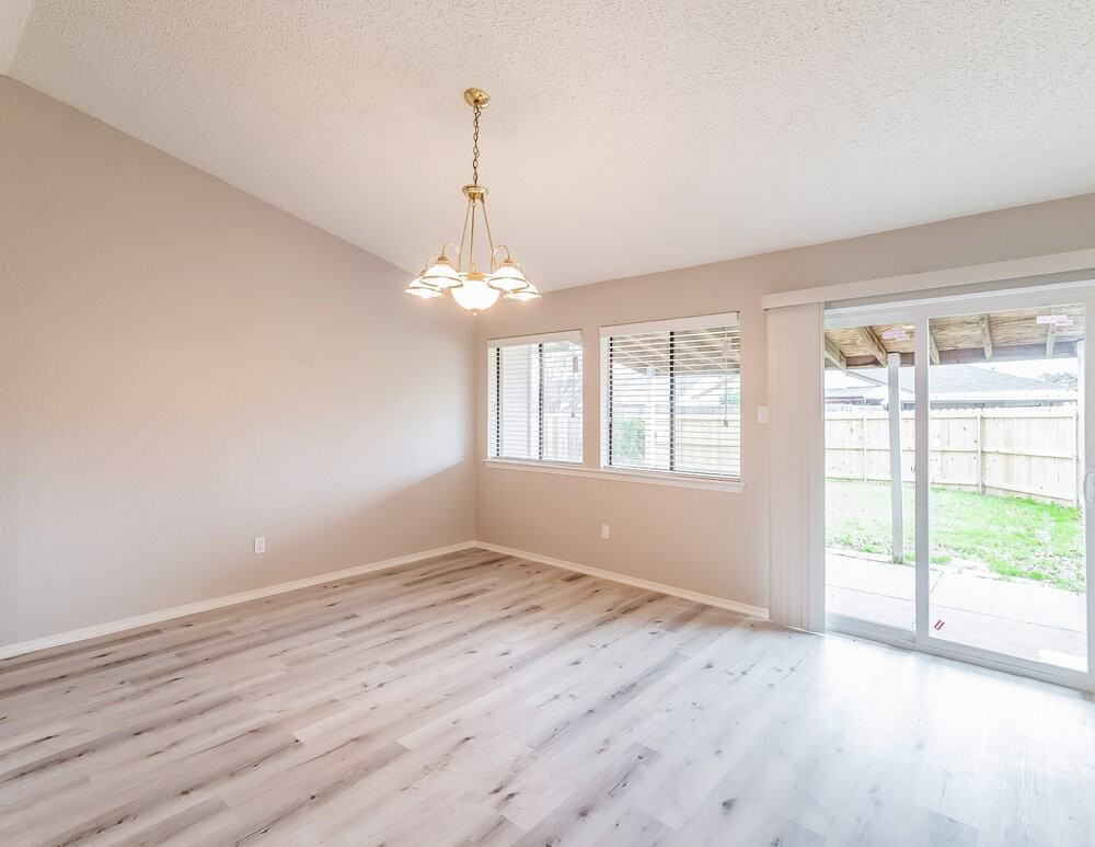 4008 Shackelford Dr - Photo 4 of 15