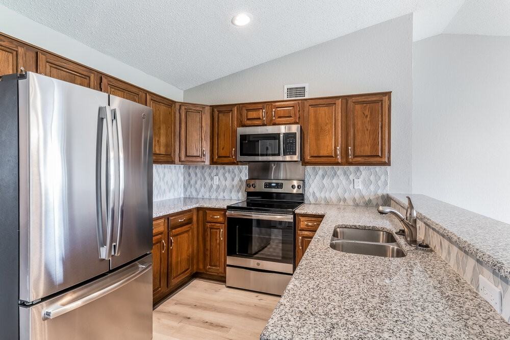 4008 Shackelford Dr - Photo 6 of 15