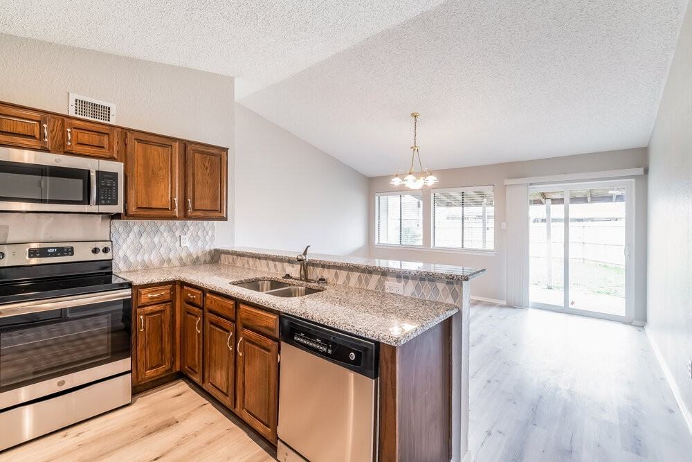 4008 Shackelford Dr - Photo 7 of 15