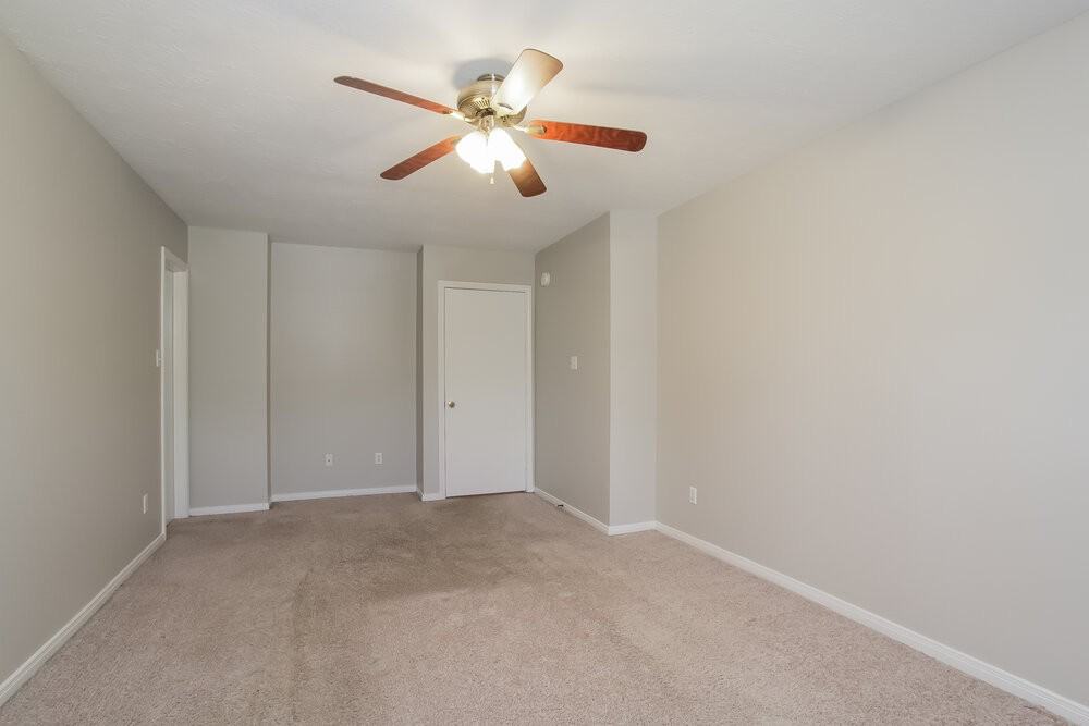 7930 Greens Rd - Photo 7 of 15