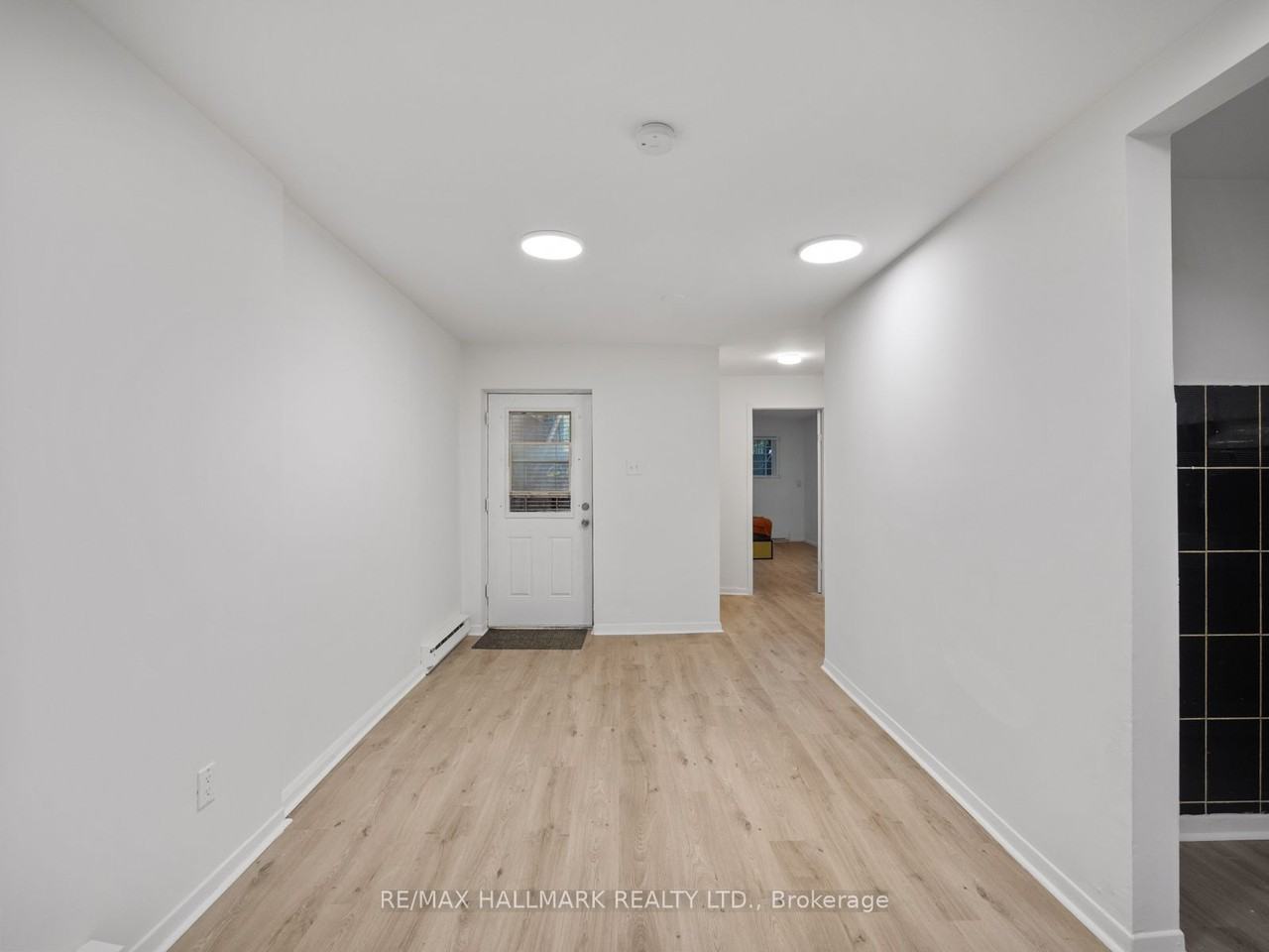 137 Gerrard Street East - Photo 2 of 9
