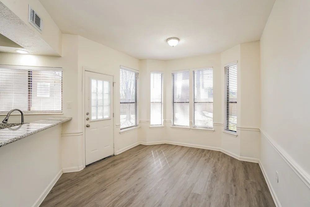 11906 Gardenglen Dr #114 - Photo 3 of 7