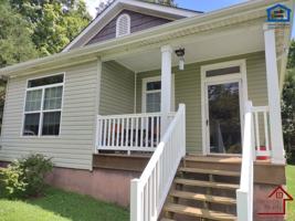 featured image of 925 Crescent Dr