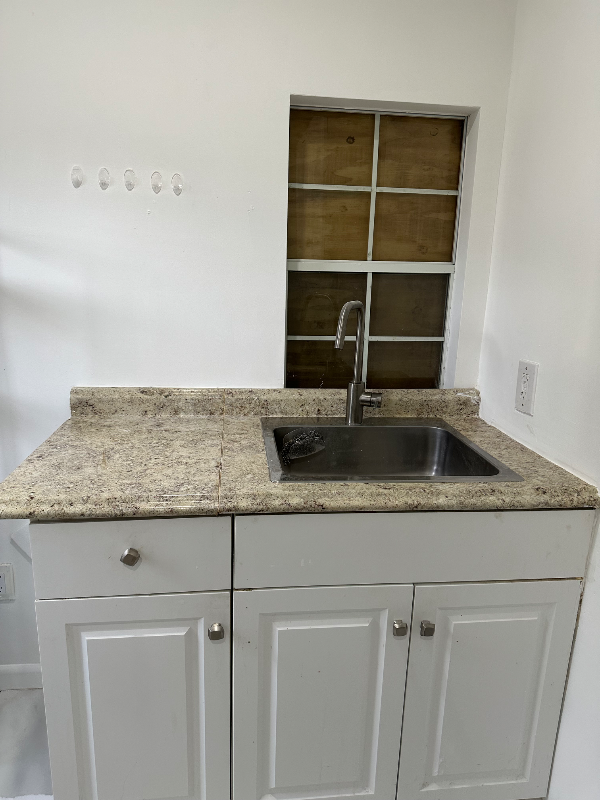 137 Southwest 137th Avenue - Photo 3 of 5