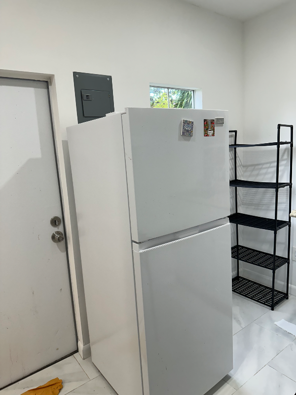 137 Southwest 137th Avenue - Photo 4 of 5