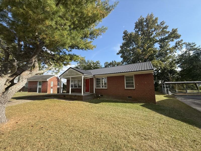 1105 Sycamore Rd - Photo 2 of 20