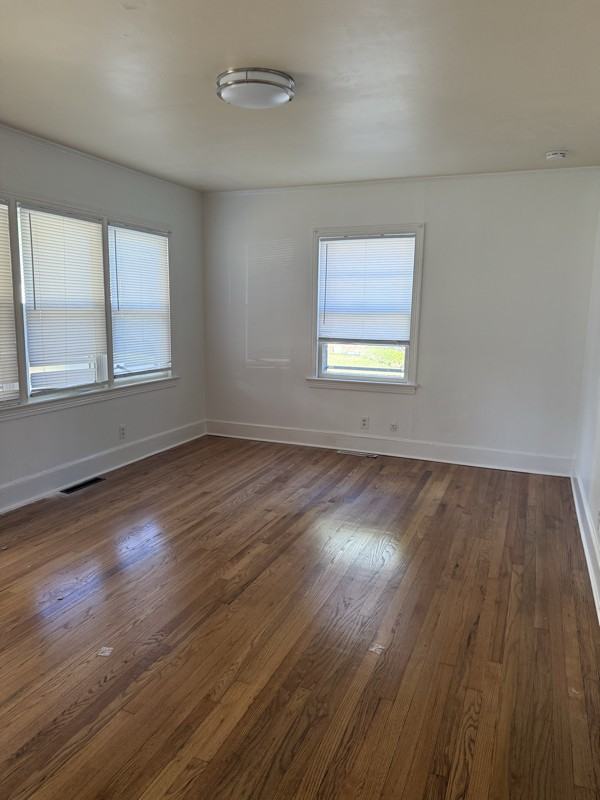 1105 Sycamore Rd - Photo 3 of 20