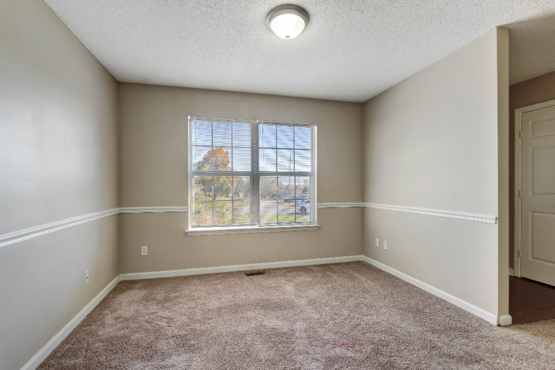 1113 Odom Ct - Photo 4 of 14