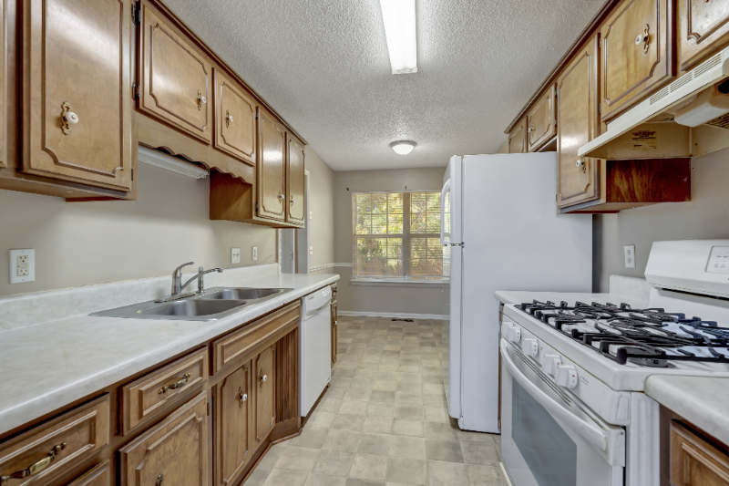 1113 Odom Ct - Photo 5 of 14