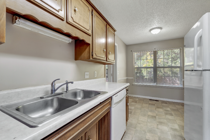 1113 Odom Ct - Photo 6 of 14